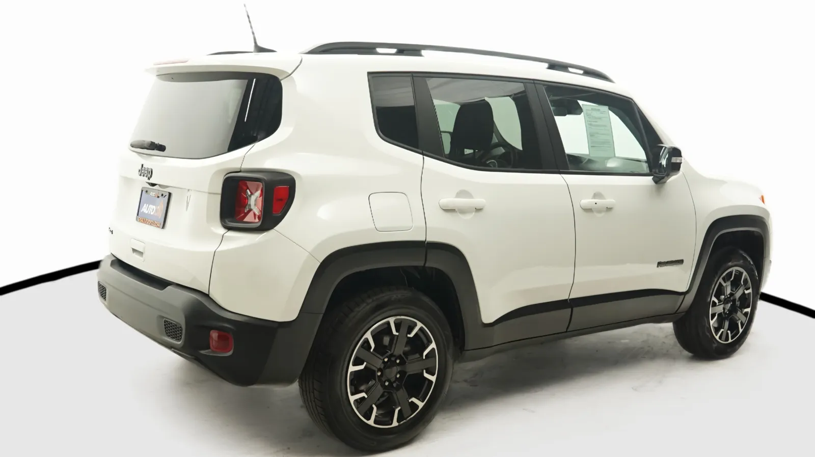 More photos of 2023 Jeep Renegade Upland at Auto City, CA