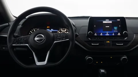 More photos of 2023 Nissan Altima 2.5 SV at Auto City, CA