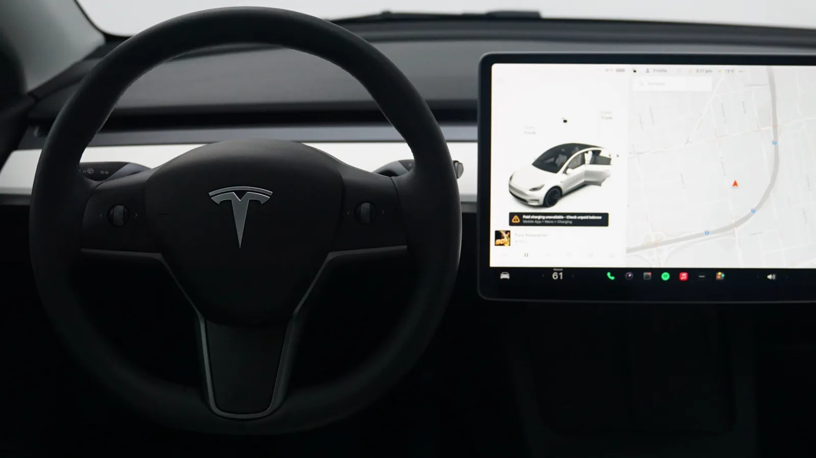 More photos of 2021 Tesla Model Y Long Range at Auto City, CA