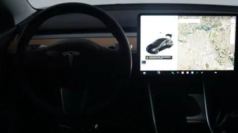 More photos of 2019 Tesla Model 3 Long Range at Auto City, CA