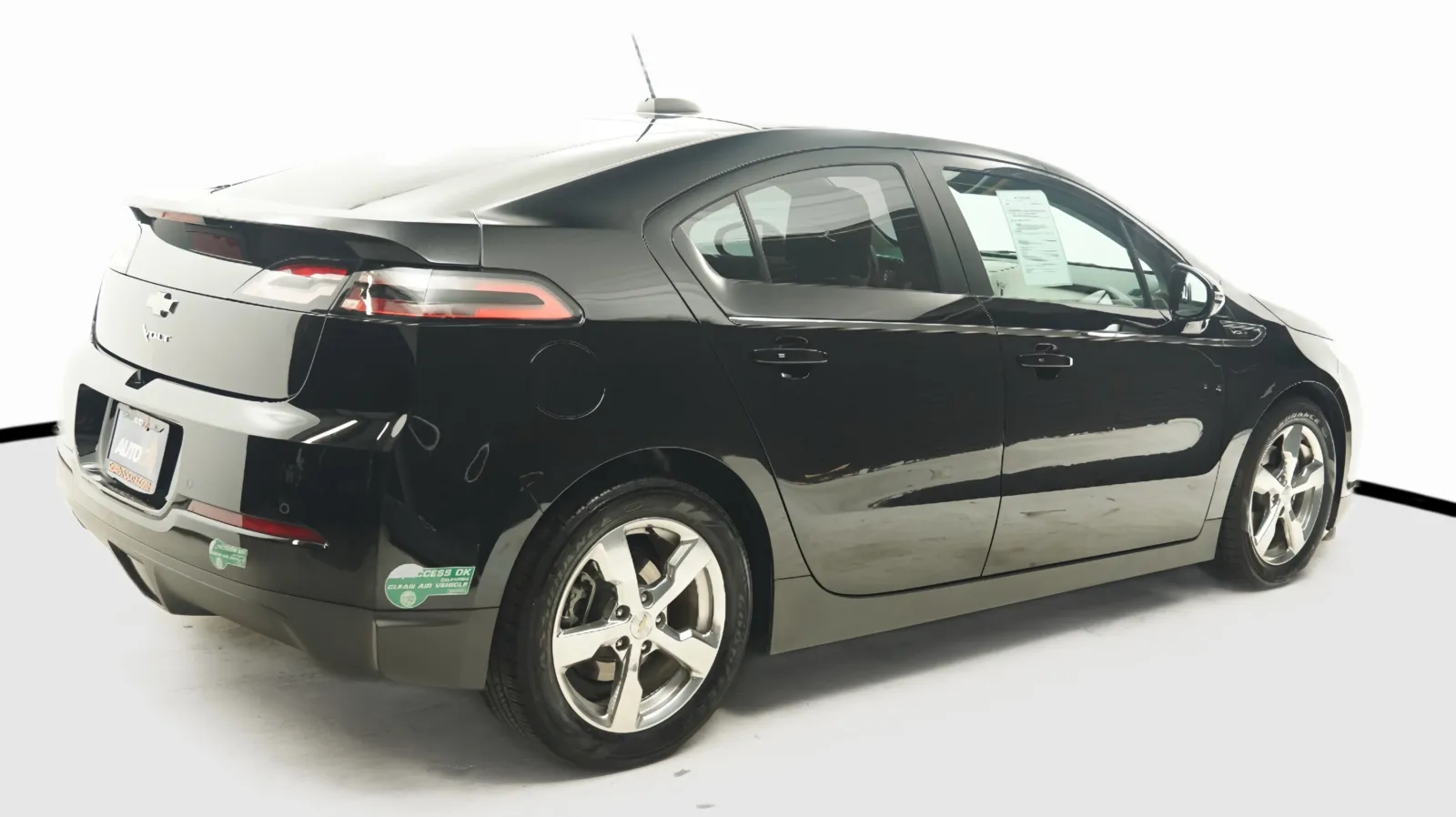 More photos of 2015 Chevrolet Volt Premium at Auto City, CA