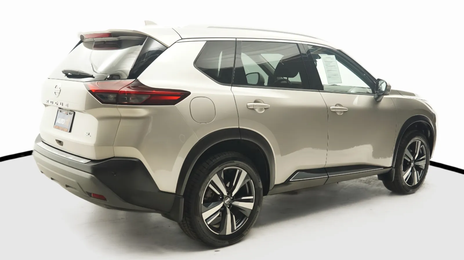 More photos of 2021 Nissan Rogue SL at Auto City, CA