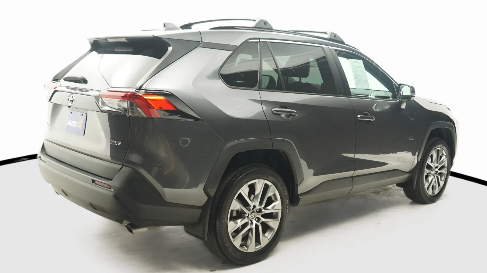 More photos of 2022 Toyota RAV4 XLE Premium at Auto City, CA