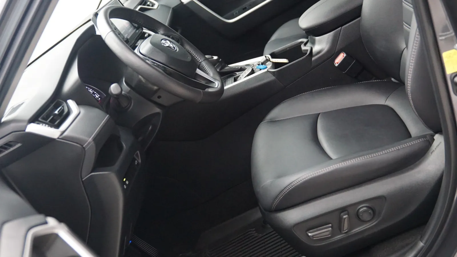 Toyota RAV4 photo 7