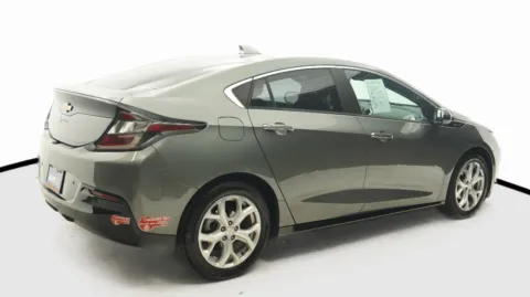 More photos of 2017 Chevrolet Volt Premier at Auto City, CA
