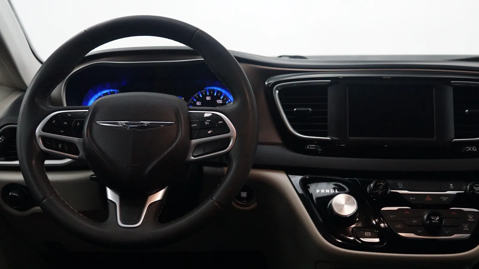 More photos of 2023 Chrysler Voyager LX at Auto City, CA