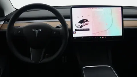 More photos of 2021 Tesla Model 3 Long Range at Auto City, CA