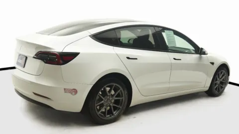 More photos of 2023 Tesla Model 3 at Auto City, CA