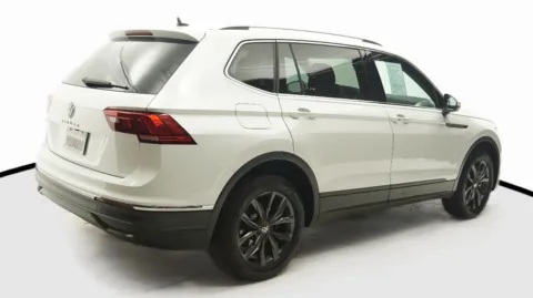 More photos of 2023 Volkswagen Tiguan SE at Auto City, CA