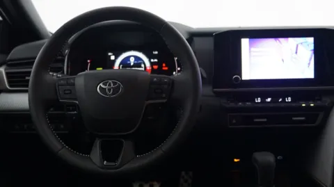 More photos of 2025 Toyota Camry SE at Auto City, CA