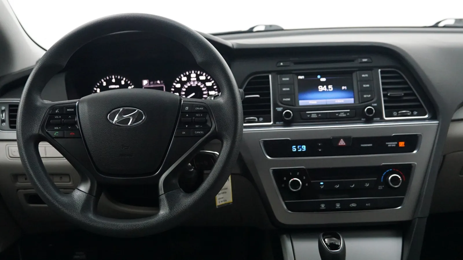 More photos of 2015 Hyundai Sonata 2.4L SE at Auto City, CA