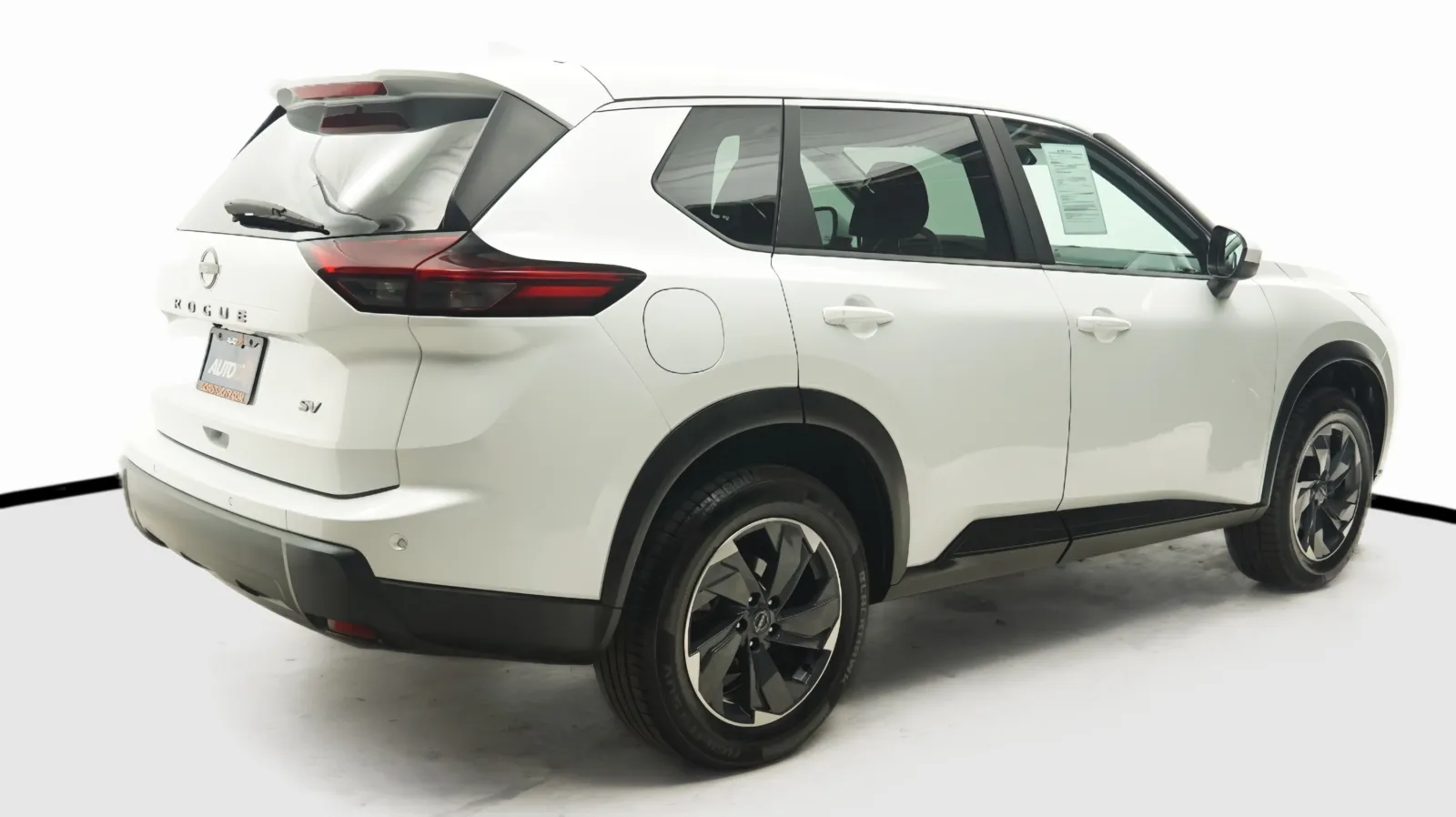 More photos of 2024 Nissan Rogue SV at Auto City, CA