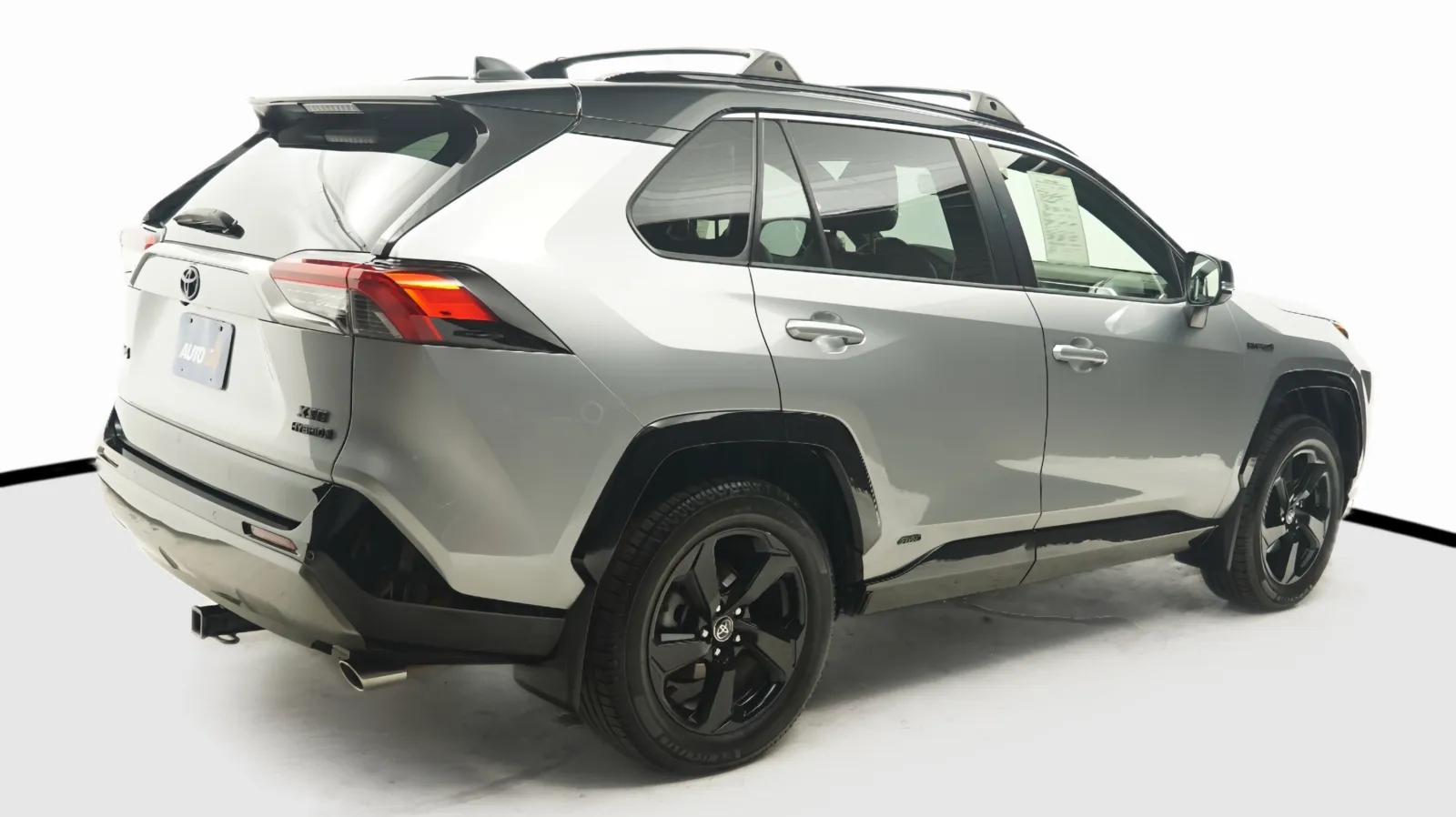More photos of 2020 Toyota RAV4 Hybrid XSE at Auto City, CA