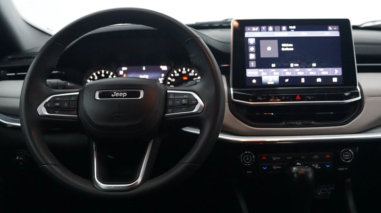 More photos of 2023 Jeep Compass Limited at Auto City, CA