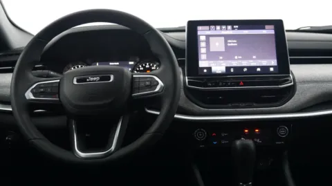 More photos of 2024 Jeep Compass Latitude at Auto City, CA