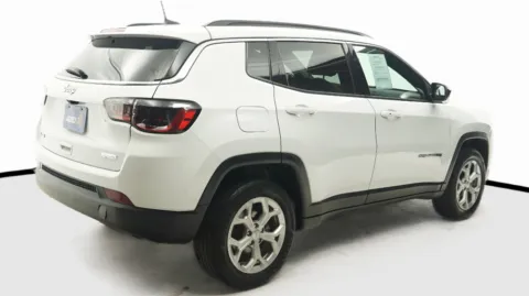 More photos of 2024 Jeep Compass Latitude at Auto City, CA