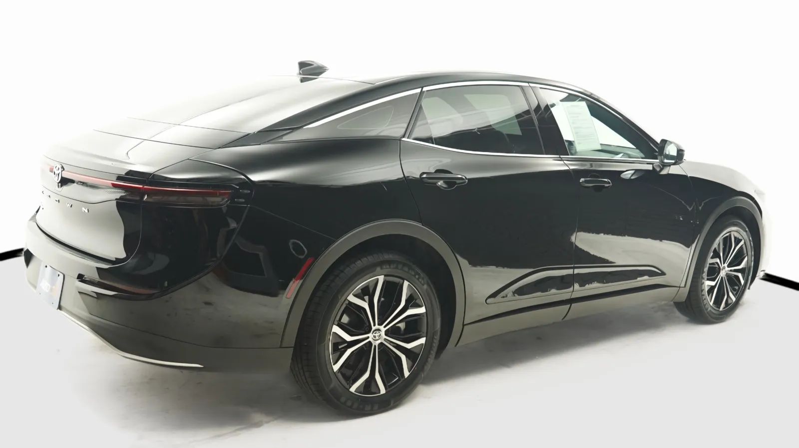 More photos of 2024 Toyota Crown XLE at Auto City, CA