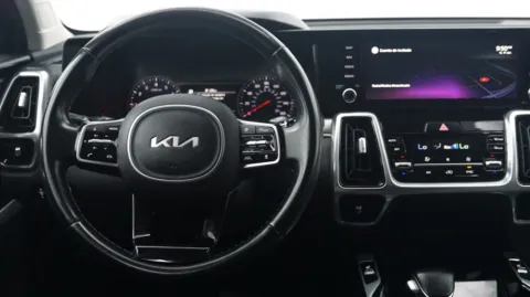 More photos of 2022 Kia Sorento SX at Auto City, CA