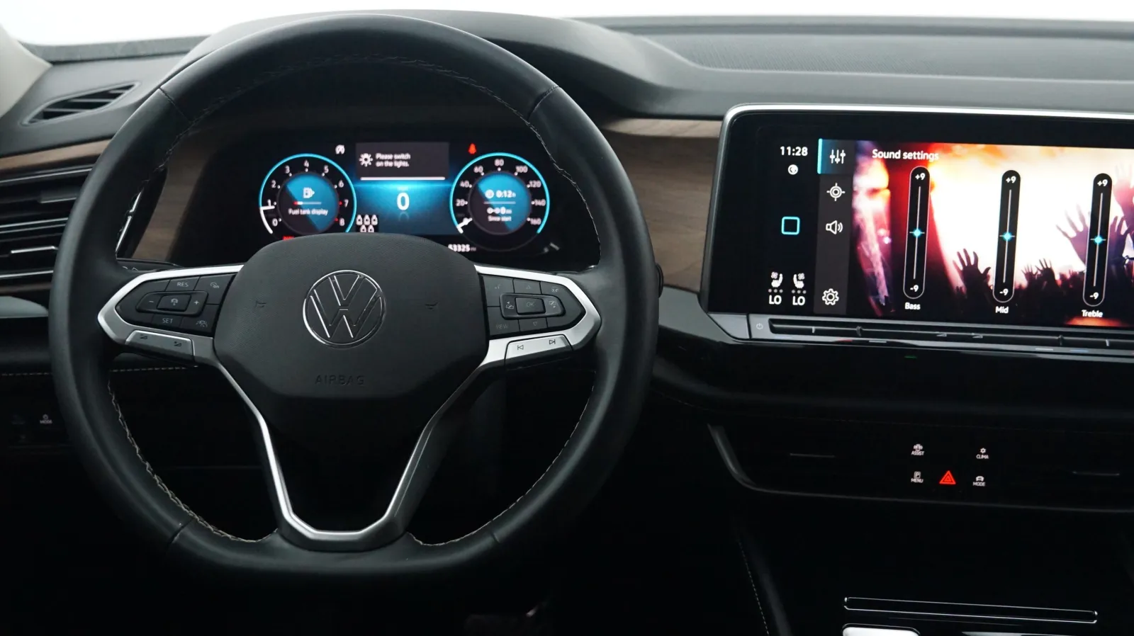 More photos of 2024 Volkswagen Atlas 2.0T SE w/Technology at Auto City, CA