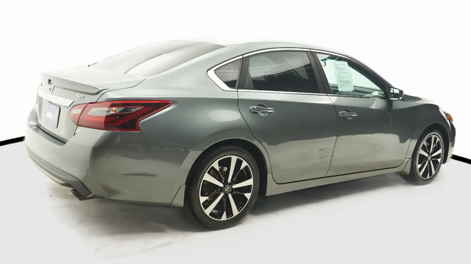 More photos of 2018 Nissan Altima 2.5 SR at Auto City, CA