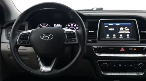 More photos of 2018 Hyundai Sonata Limited at Auto City, CA