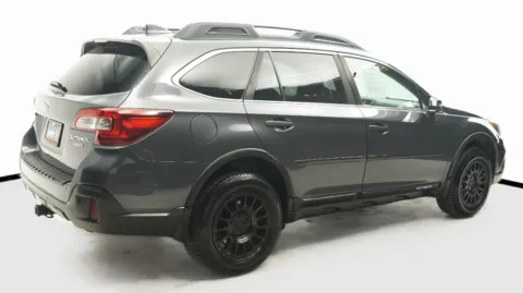 More photos of 2019 Subaru Outback Limited at Auto City, CA