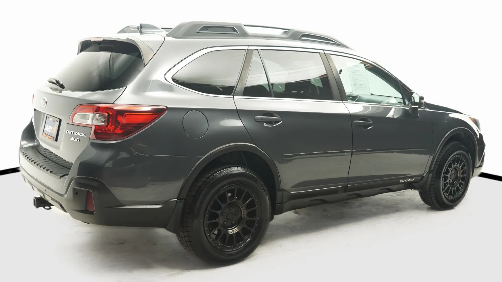 More photos of 2019 Subaru Outback Limited at Auto City, CA