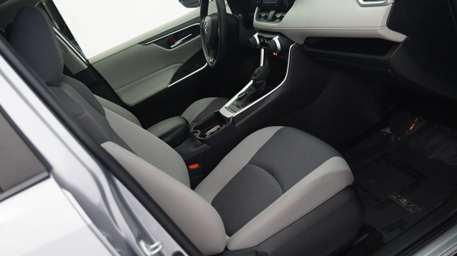Toyota RAV4 photo 6