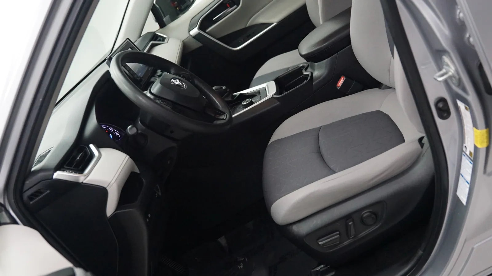 Toyota RAV4 photo 7