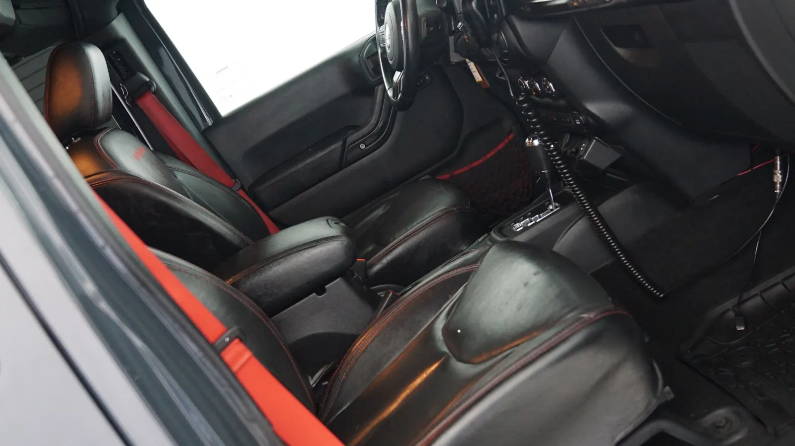Jeep Wrangler photo 6