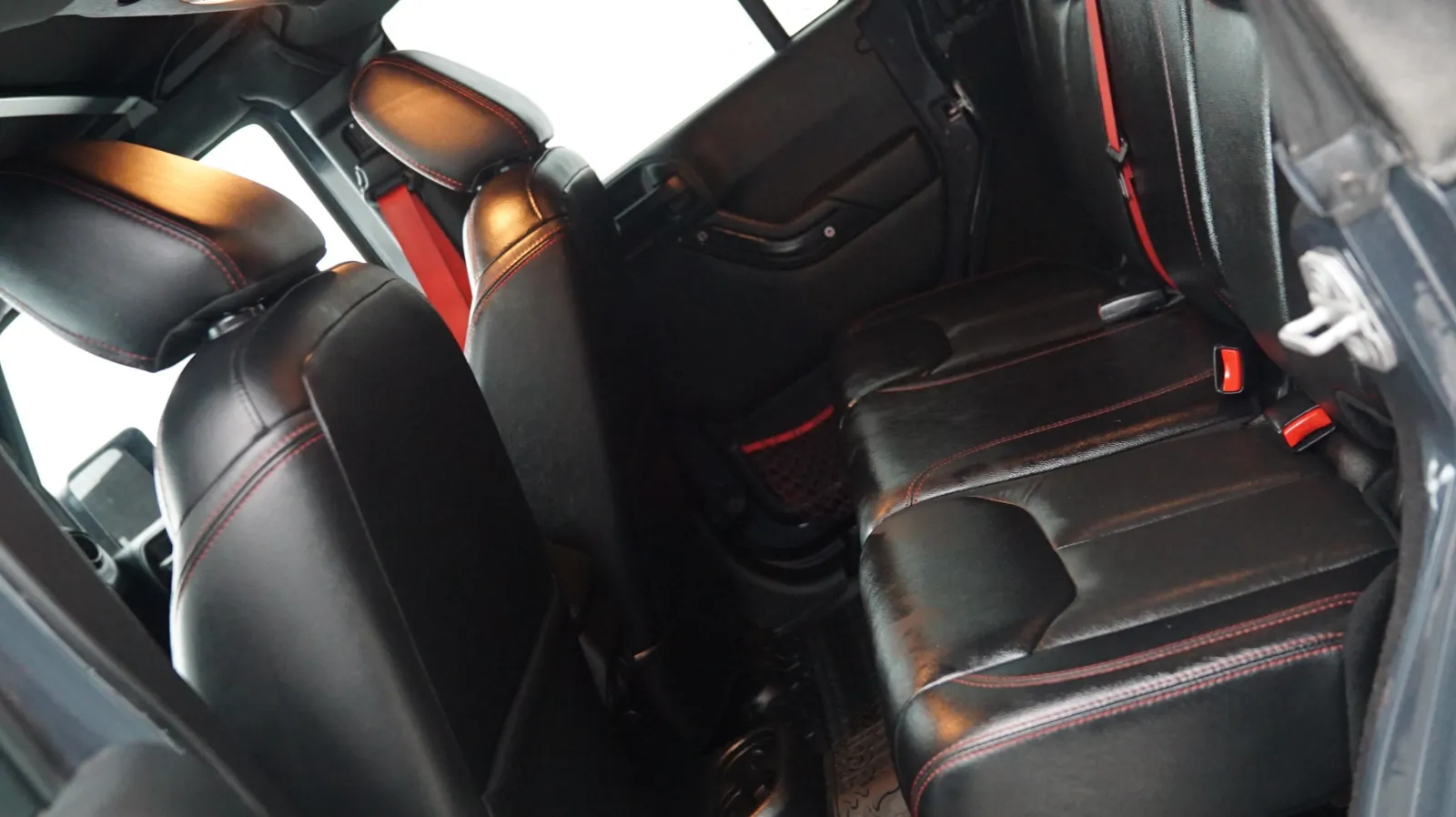 Jeep Wrangler photo 12