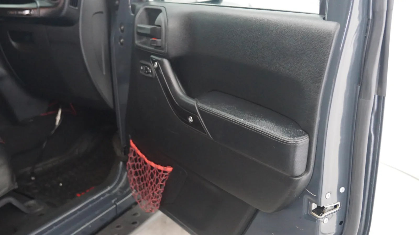 Jeep Wrangler photo 14