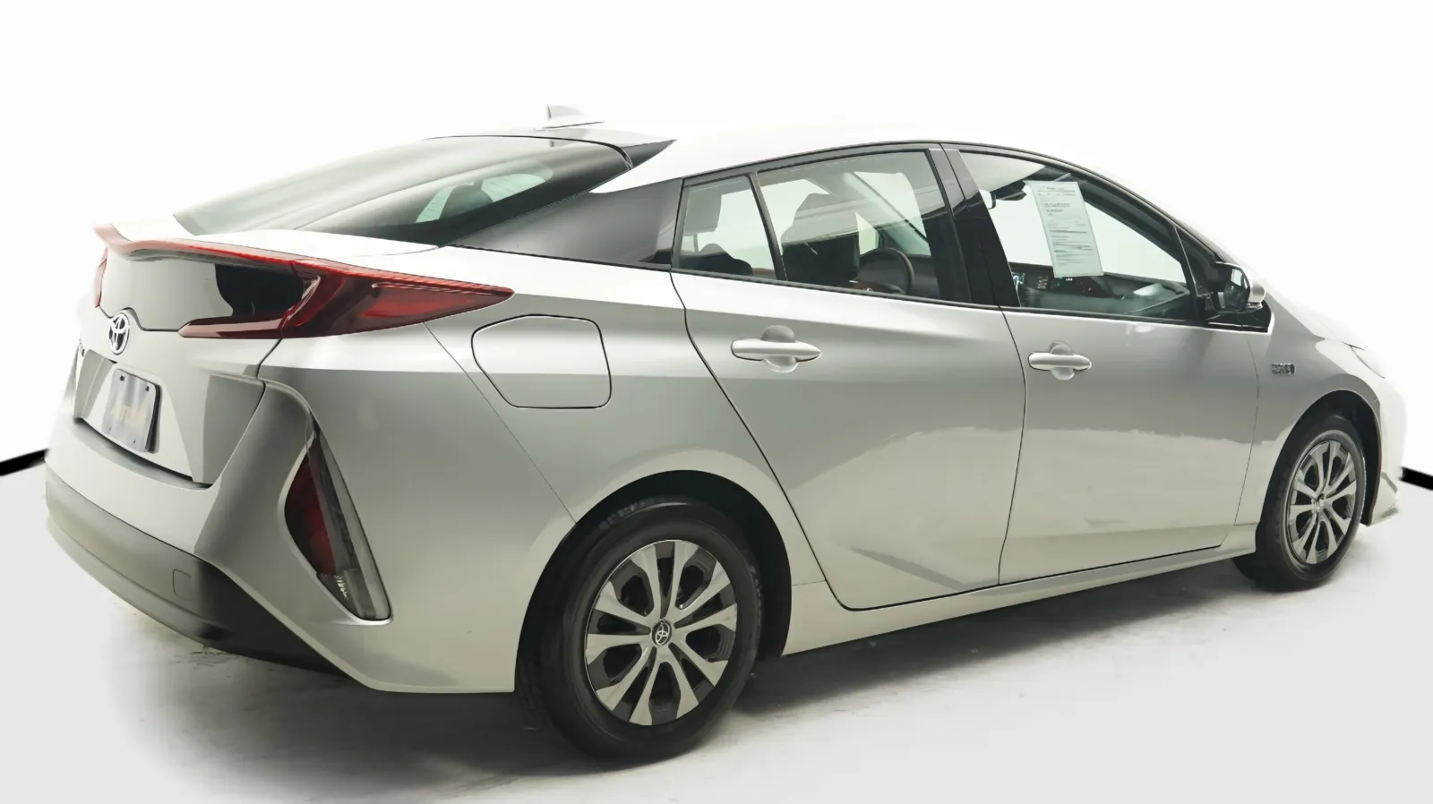 More photos of 2020 Toyota Prius Prime XLE at Auto City, CA