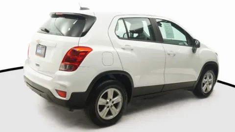 More photos of 2020 Chevrolet Trax LS at Auto City, CA