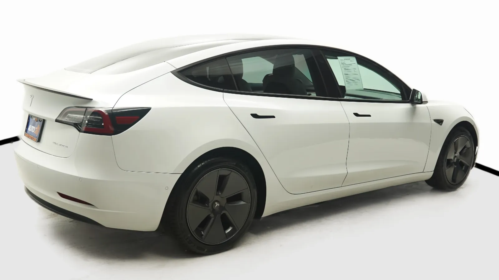 More photos of 2022 Tesla Model 3 Long Range at Auto City, CA