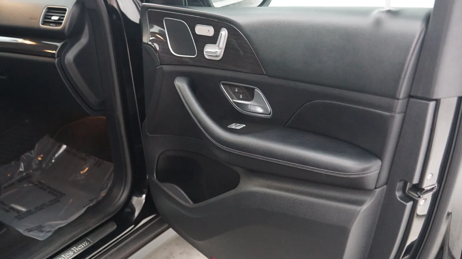 Mercedes-Benz GLE photo 14