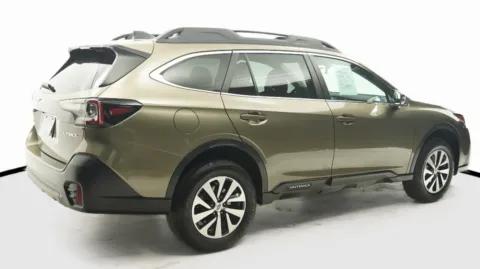 More photos of 2022 Subaru Outback Premium at Auto City, CA