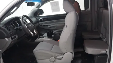 More photos of 2017 Toyota Tacoma SR5 at Auto City, CA