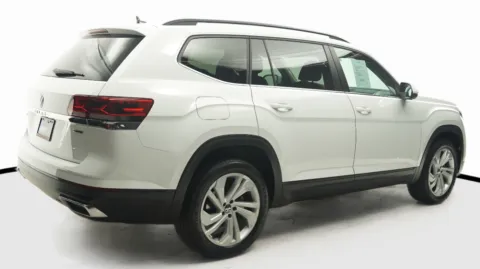 More photos of 2021 Volkswagen Atlas 3.6L V6 SE w/Technology at Auto City, CA
