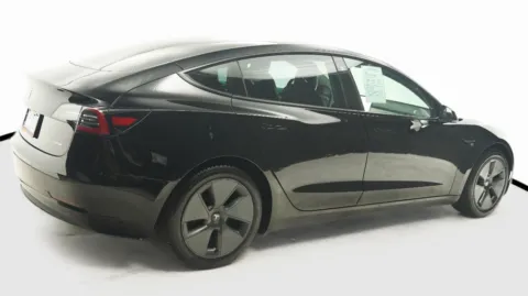 More photos of 2021 Tesla Model 3 Long Range at Auto City, CA