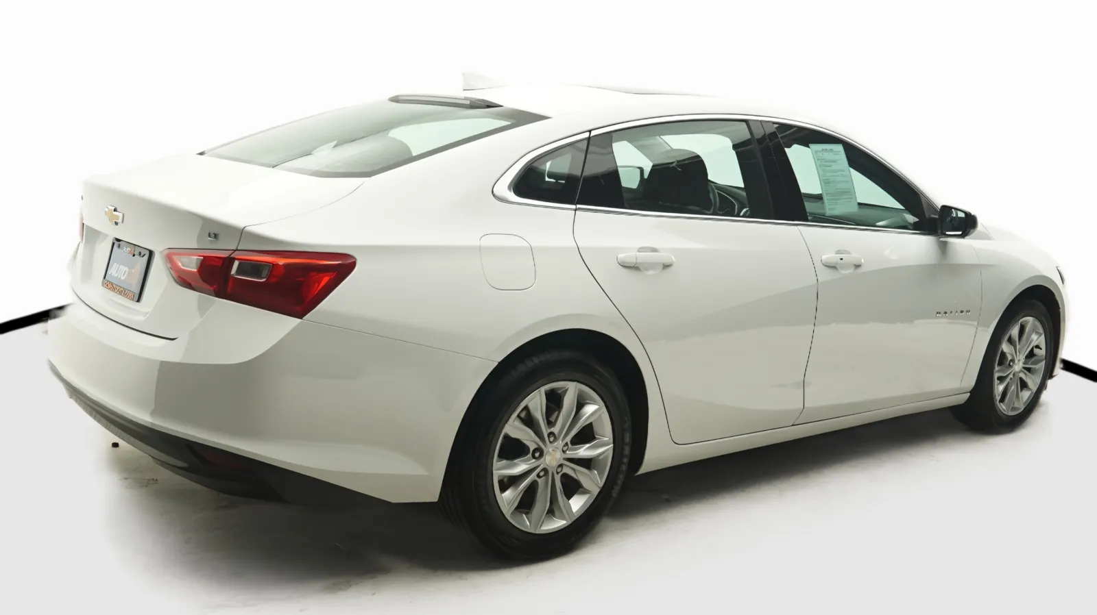 More photos of 2023 Chevrolet Malibu LT at Auto City, CA