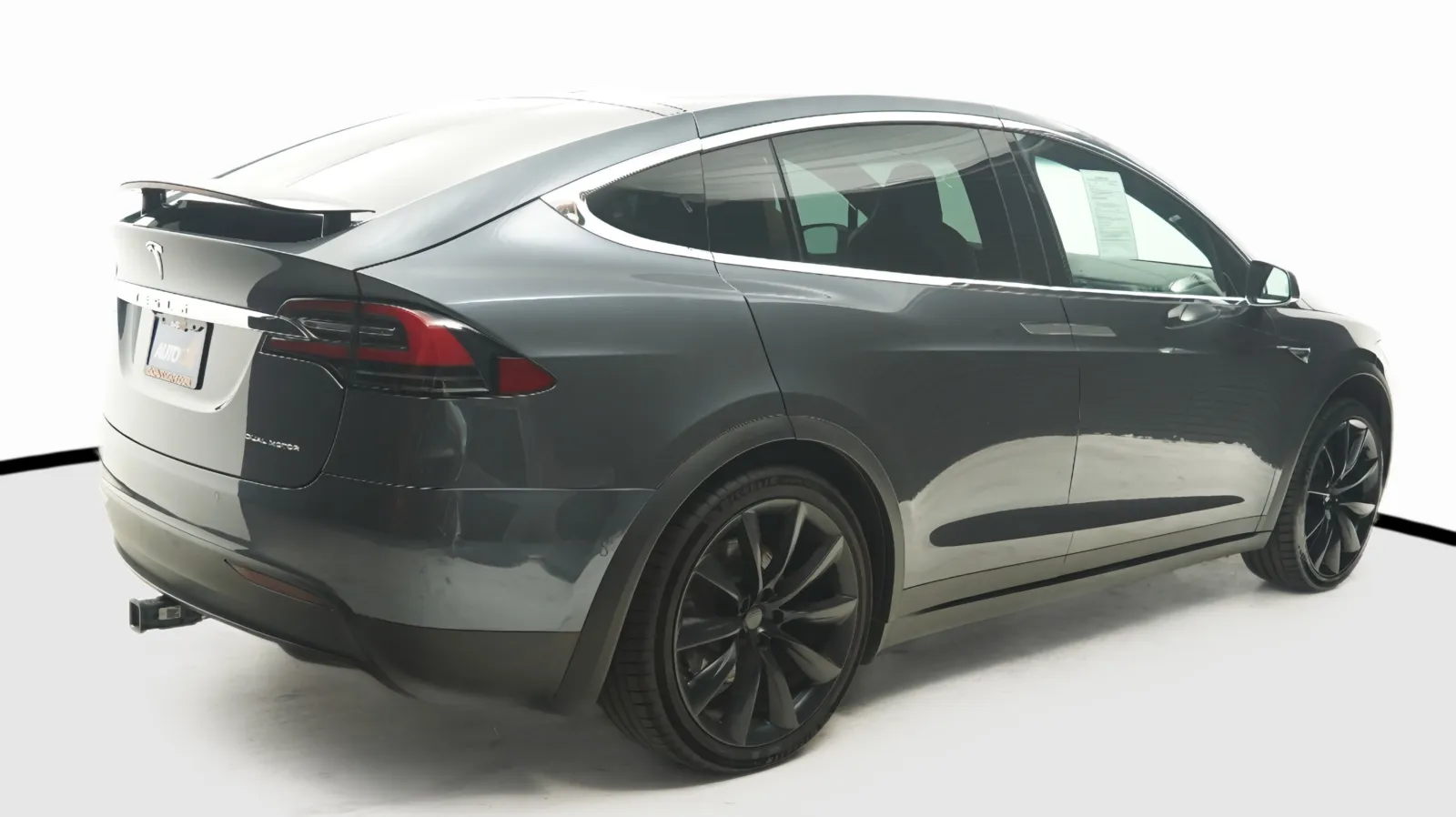 More photos of 2019 Tesla Model X Standard Range at Auto City, CA
