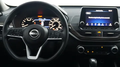 More photos of 2024 Nissan Altima 2.5 SV at Auto City, CA