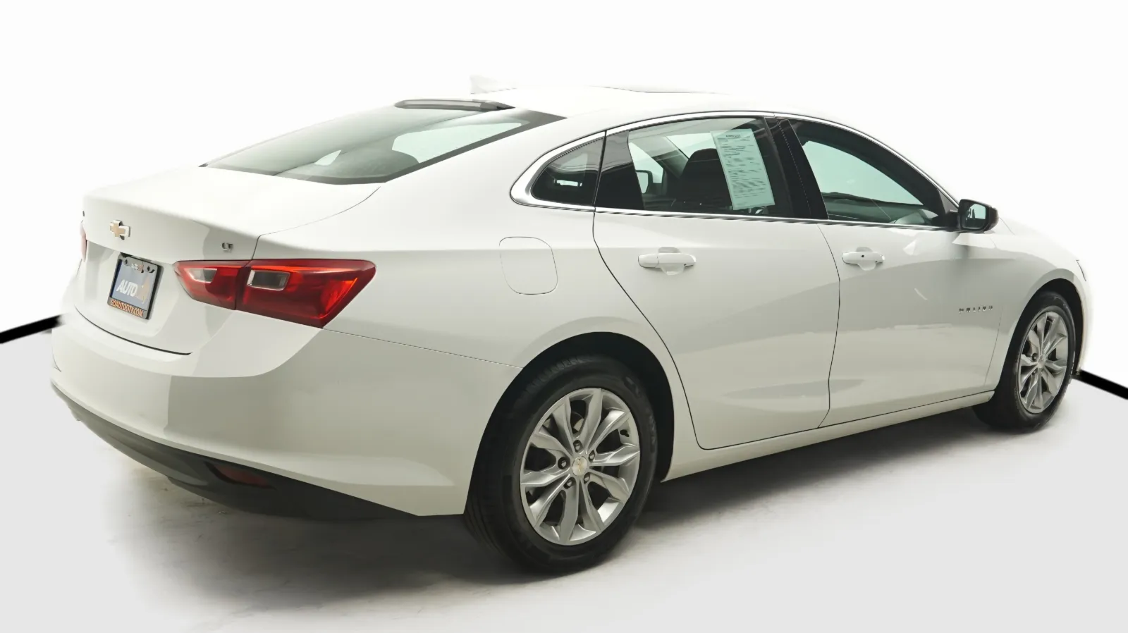 More photos of 2023 Chevrolet Malibu LT at Auto City, CA