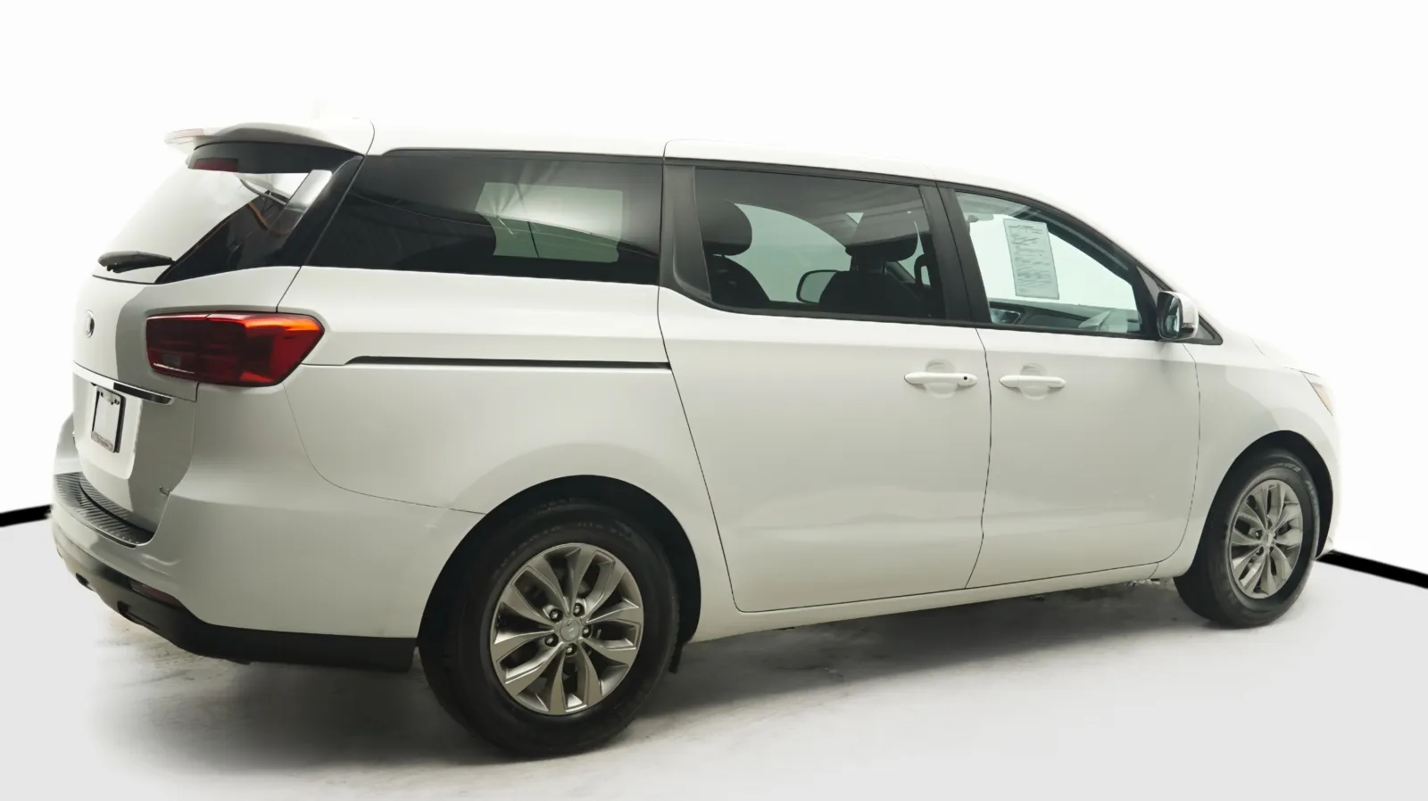 More photos of 2019 Kia Sedona LX at Auto City, CA
