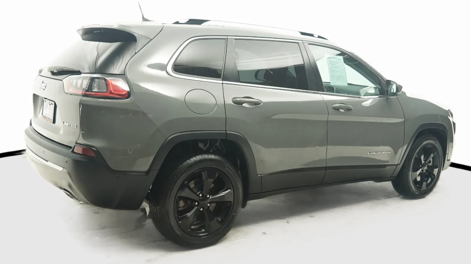 More photos of 2021 Jeep Cherokee Limited at Auto City, CA