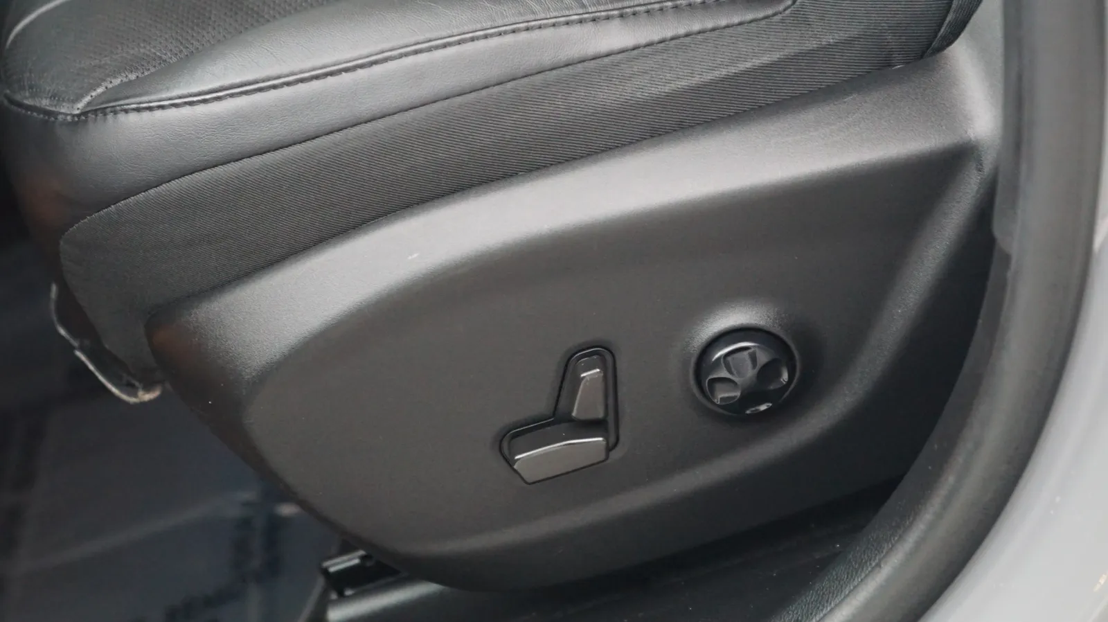 Jeep Cherokee photo 16