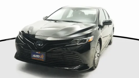 Black 2020 Toyota Camry Hybrid LE for sale in El Cajon, CA