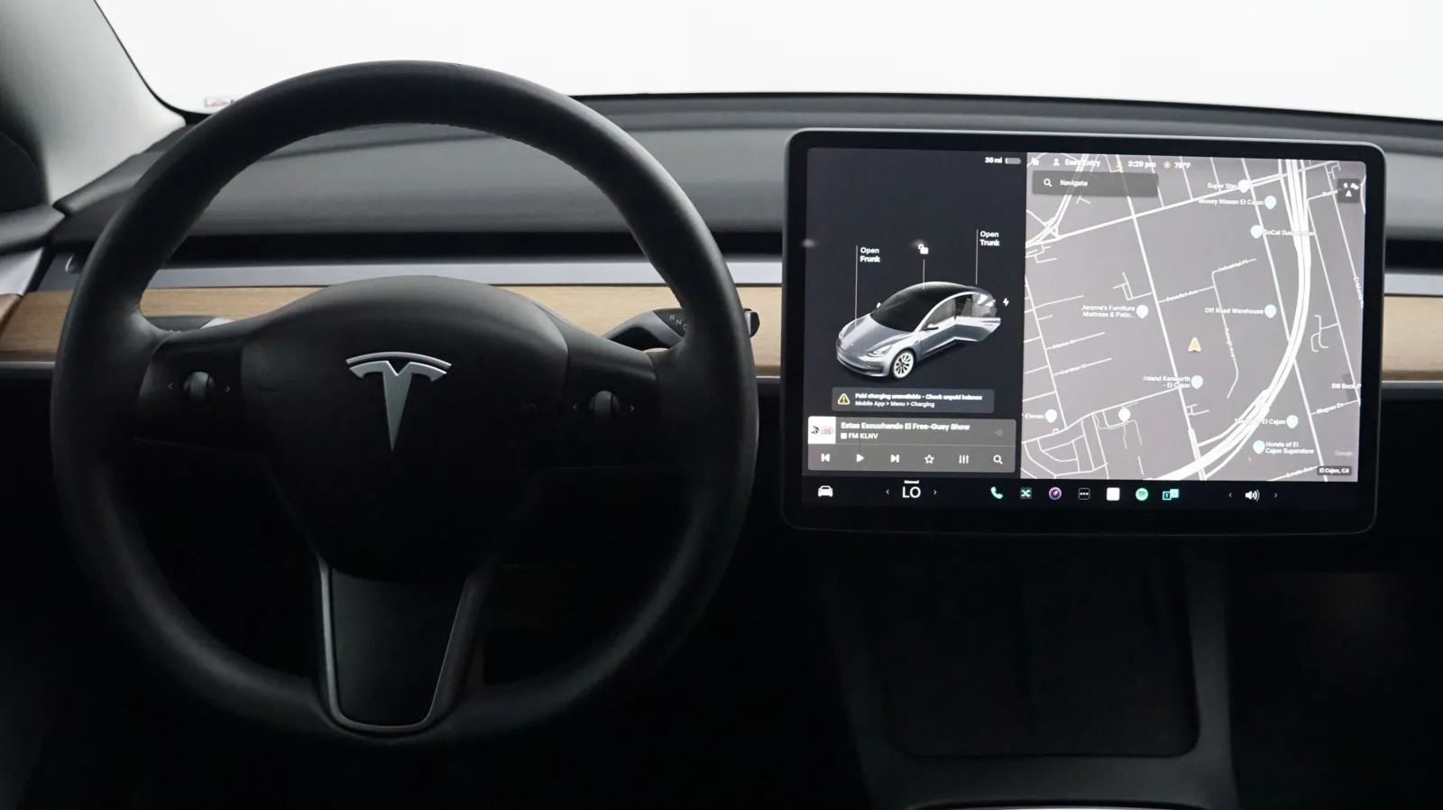 More photos of 2022 Tesla Model 3 Long Range at Auto City, CA