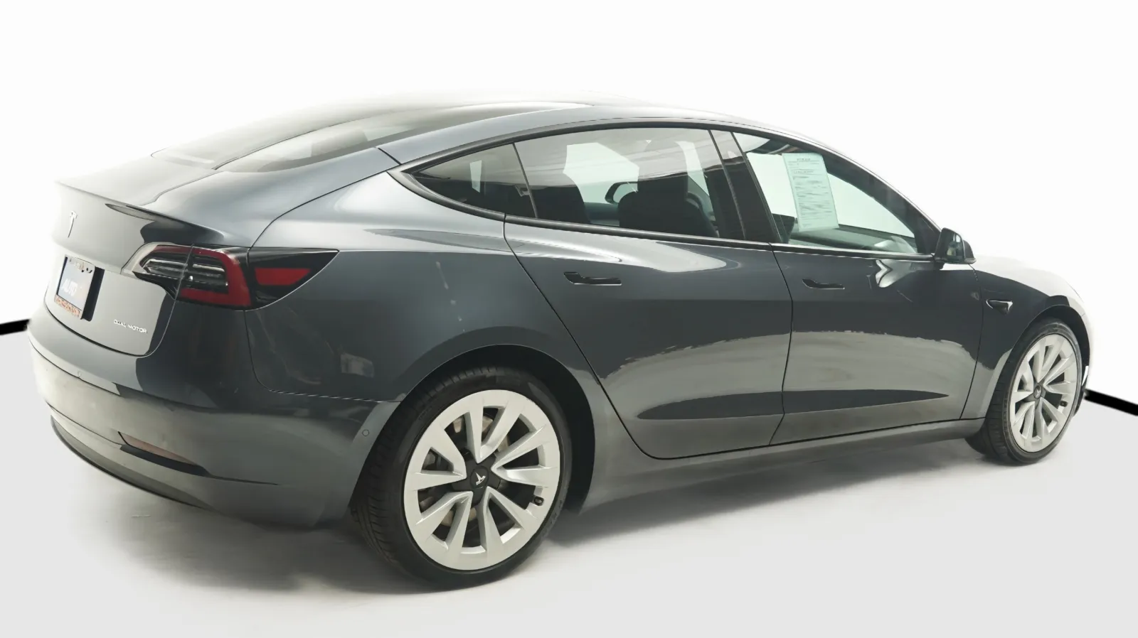 More photos of 2022 Tesla Model 3 Long Range at Auto City, CA
